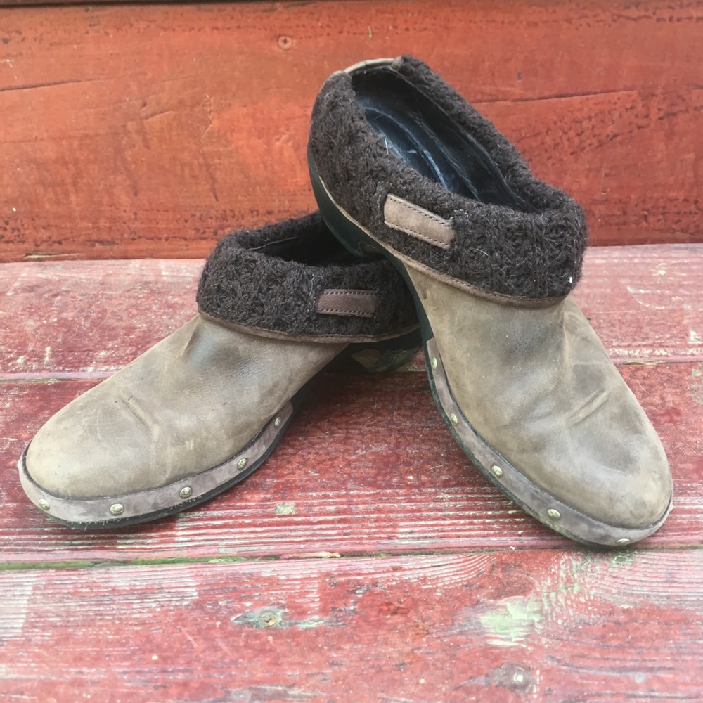Merrell Size 8.5 Leather Mules Clogs Knit